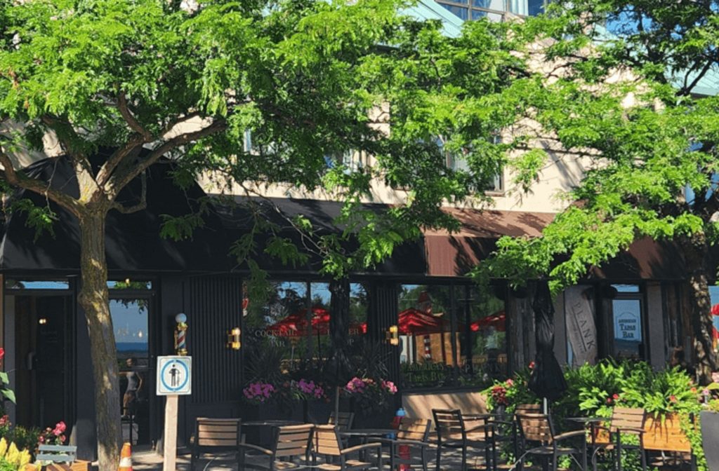 Restaurant surrounded by trees in Bronte, Oakville