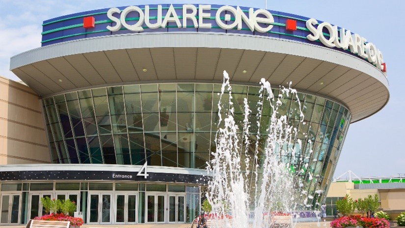 Summer fountain at Square One